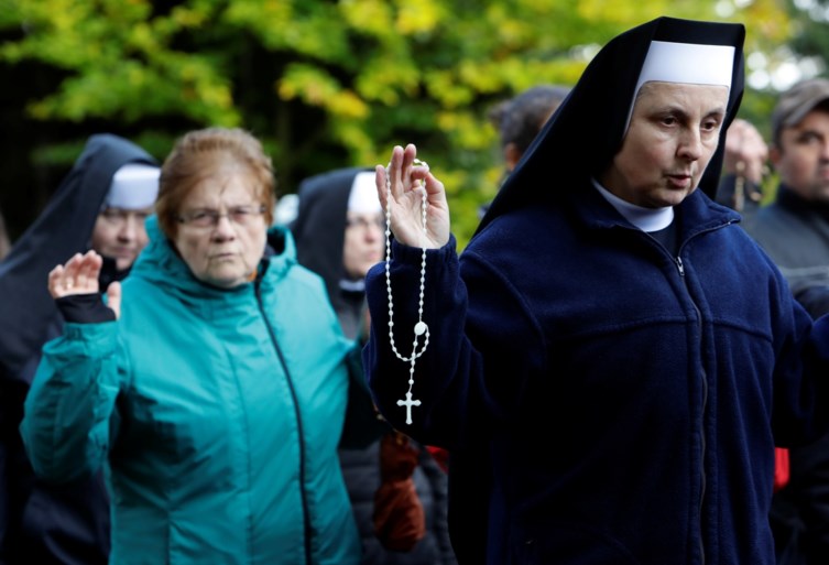Polen organiseren massagebed tegen ‘islamisering van Europa’
