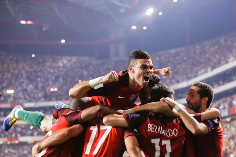 Nederland wint dankzij Robben maar komt vijf goals tekort, Ronaldo met Portugal naar WK