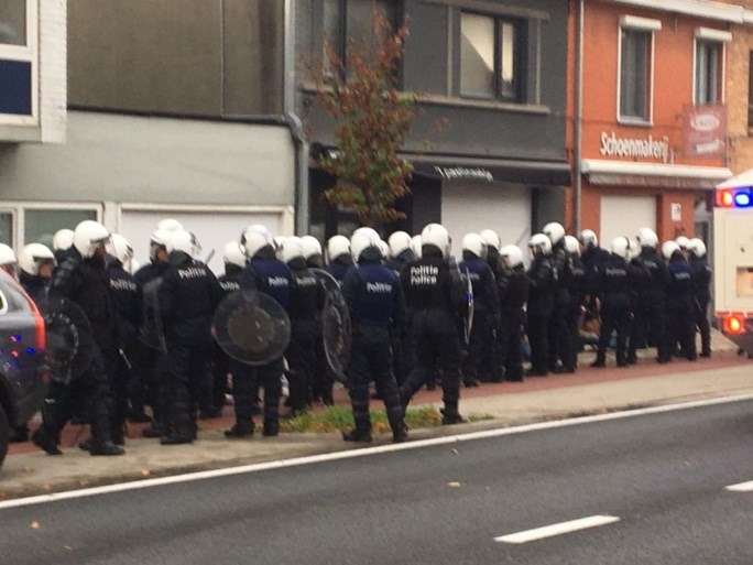 Veldslag na Club-Antwerp: Nederlandse hooligans raken zwaarbeveiligde match binnen met gekopieerde tickets