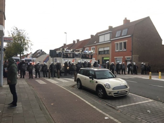Veldslag na Club-Antwerp: Nederlandse hooligans raken zwaarbeveiligde match binnen met gekopieerde tickets