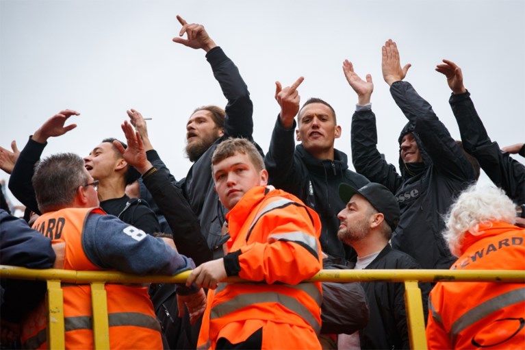 Veldslag na Club-Antwerp: Nederlandse hooligans raken zwaarbeveiligde match binnen met gekopieerde tickets