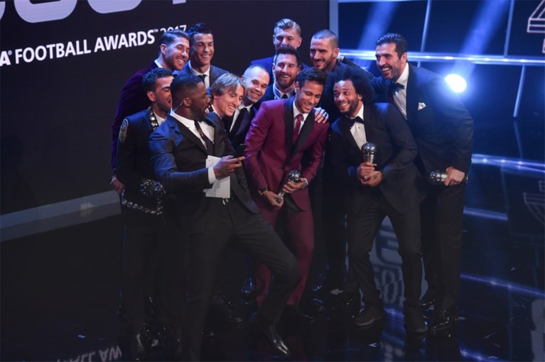 Ronaldo opnieuw verkozen tot Speler van het Jaar op FIFA Awards, geen Belgen in Wereldelftal