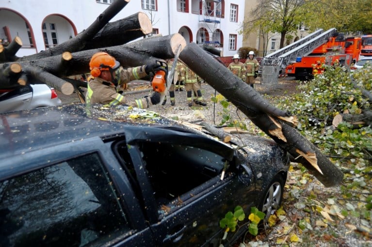 Storm Herwart eist minstens zes doden