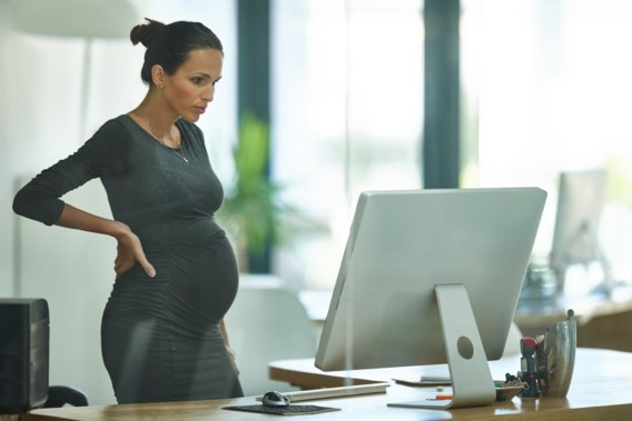 De Block: ‘Zwangere vrouwen moeten langer aan het werk kunnen blijven’
