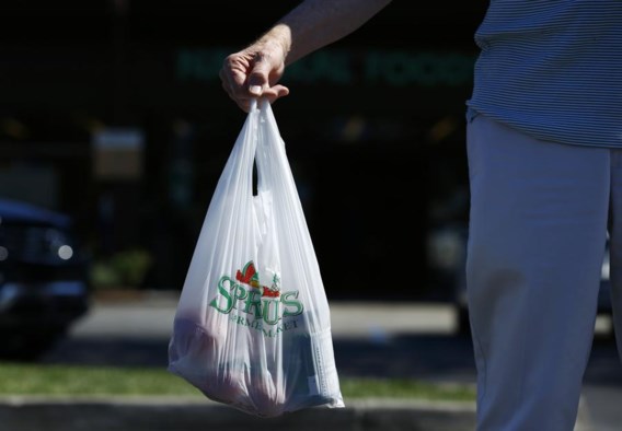 Maak plastic zakjes betalend, zeggen bakker en slager
