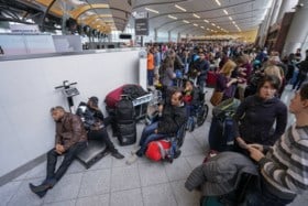 Stroompanne drukste luchthaven ter wereld hersteld: meer dan 1.500 vluchten geschrapt