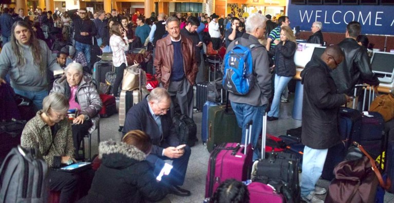 Stroompanne drukste luchthaven ter wereld hersteld: meer dan 1.500 vluchten geschrapt