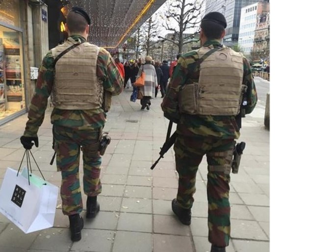Politievakbond neemt het op voor shoppende agenten