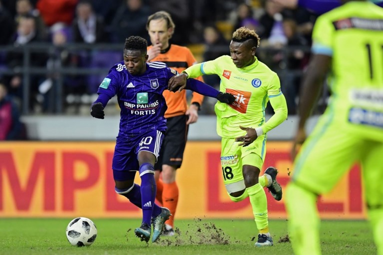 Anderlecht nipt voorbij Gent na flauwe match