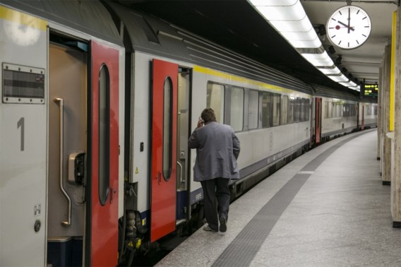 Duizenden werknemers spoorwegen kregen te veel geld van RVA