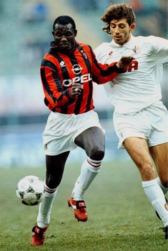 Ex-voetballer George Weah wordt president van Liberia na ruime winst in tweede stemronde