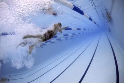 Drol In Zwembad Maar Water Voldoet Aan Normen De Standaard Mobile