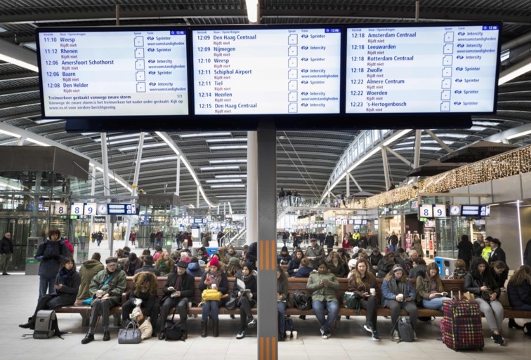 Code rood in Nederland: minstens twee doden