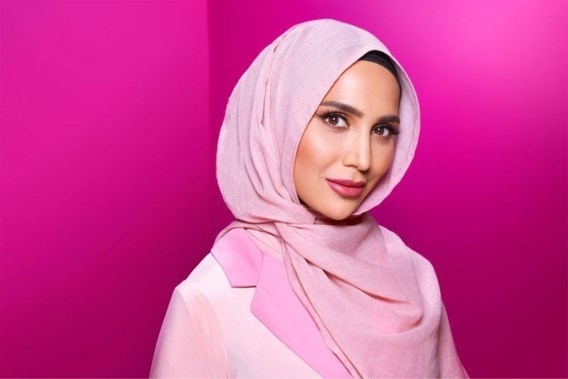 Model met hoofddoek trekt zich terug uit L’Oréal-campagne na ophef