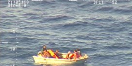 Schipbreukelingen gered na acht dagen op zee