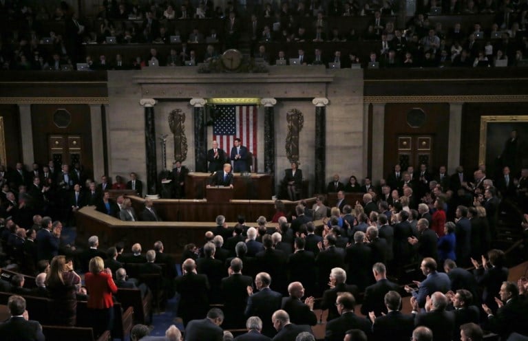 Trump in eerste State of the Union: ‘Schuif meningsverschillen opzij’