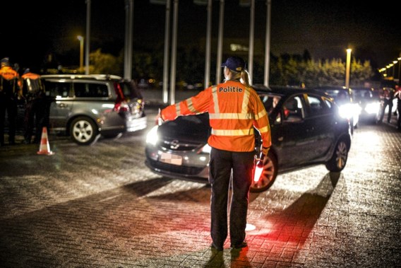 Politieman die alcoholcontrole verklapt, schendt beroepsgeheim niet