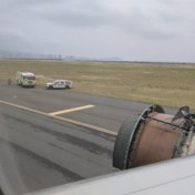 Vliegtuig verliest motorbehuizing midden in de lucht