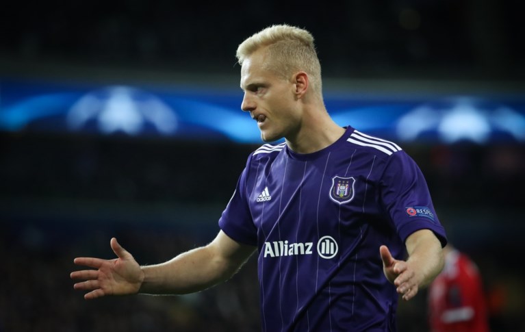 Deschacht meldt zich ziek voor B-kern