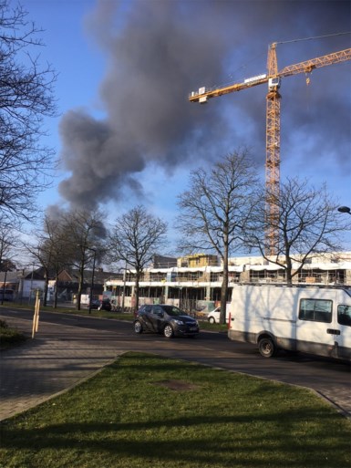 Zware brand vernielt loods van Brusselse meubelzaak