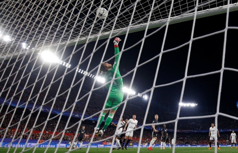 De Gea bezorgt Manchester United gevleid gelijkspel in Sevilla, goal van Lukaku afgekeurd