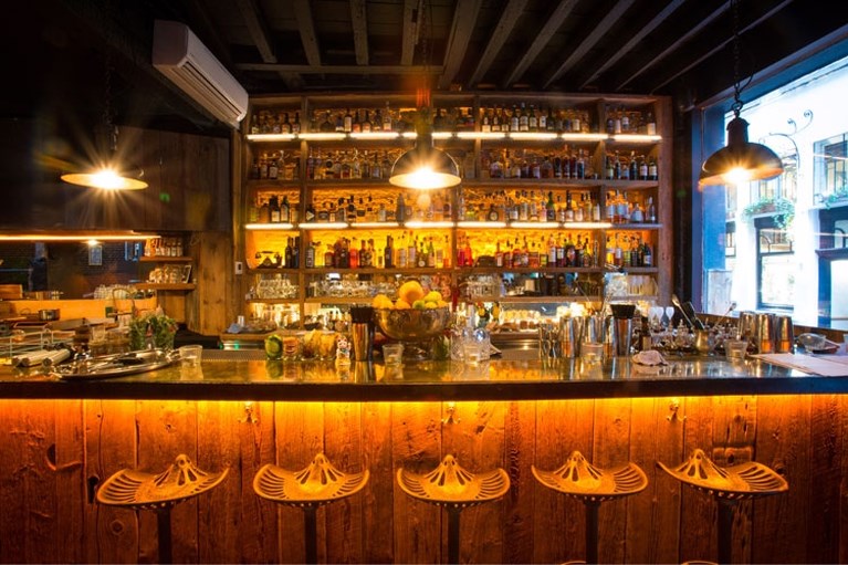 Stijlvol slurpen in de beste cocktailbars van Antwerpen