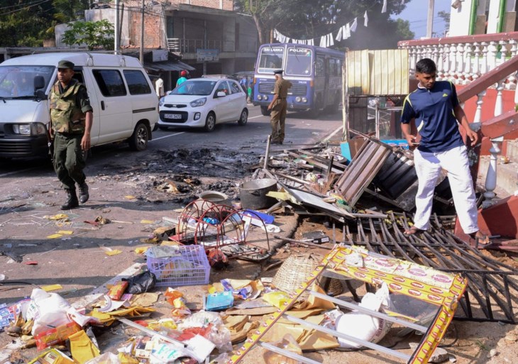 Geweld tussen boeddhisten en moslims escaleert: Sri Lanka kondigt noodtoestand af