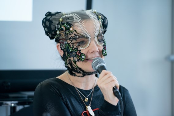 Björk geeft concert op Gentse Sint-Pietersplein