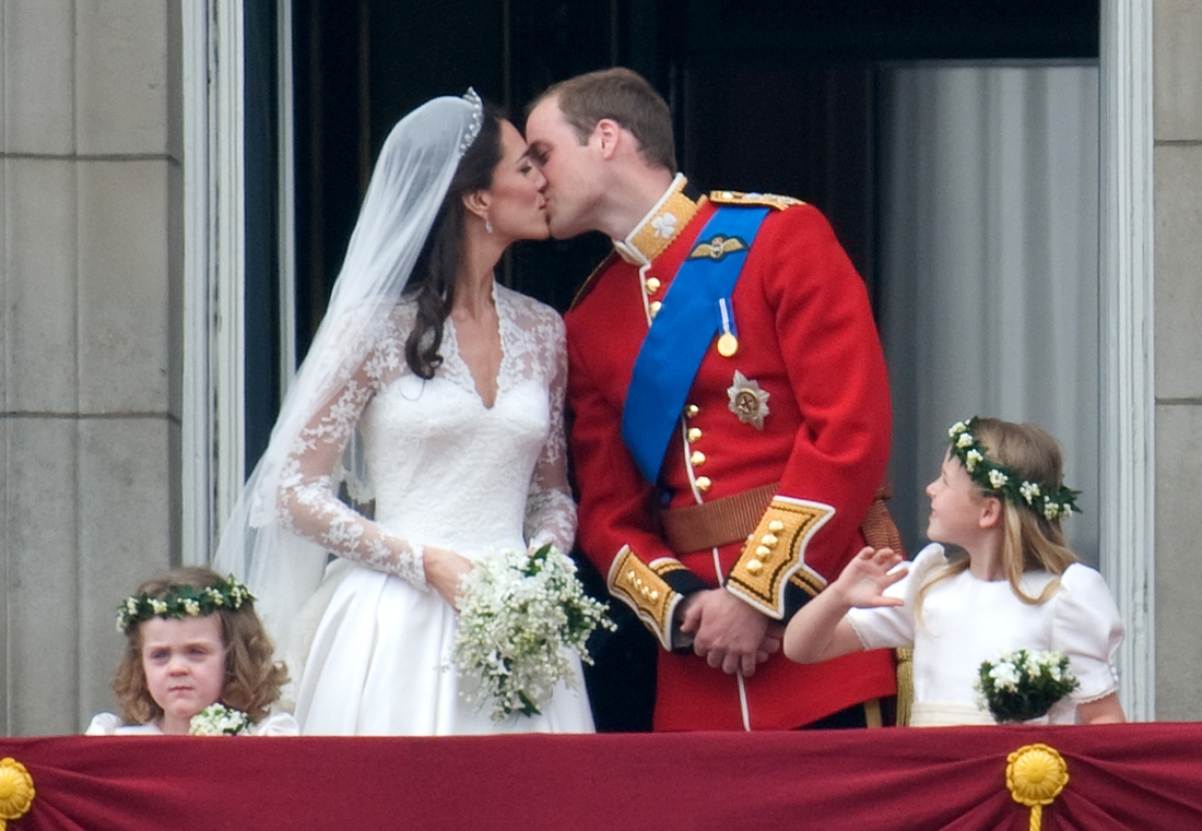 maakt trouwjurk van Kate Middleton na | De Mobile