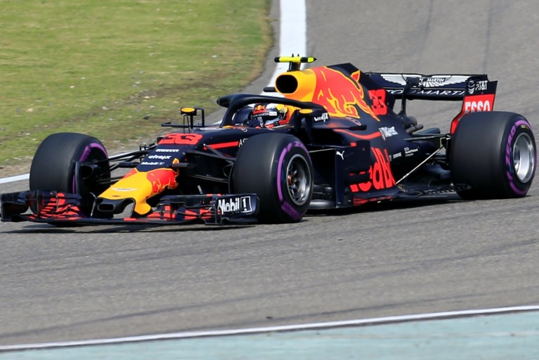 Verstappen maakt meteen excuses aan Vettel na botsing: “Heb deze race zelf verprutst”