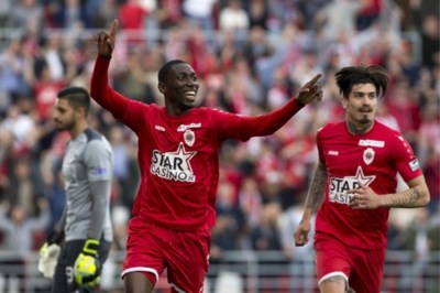 Antwerp Is De Ploeg Van T Stad Owusu Schenkt Great Old Zeg De Standaard Mobile