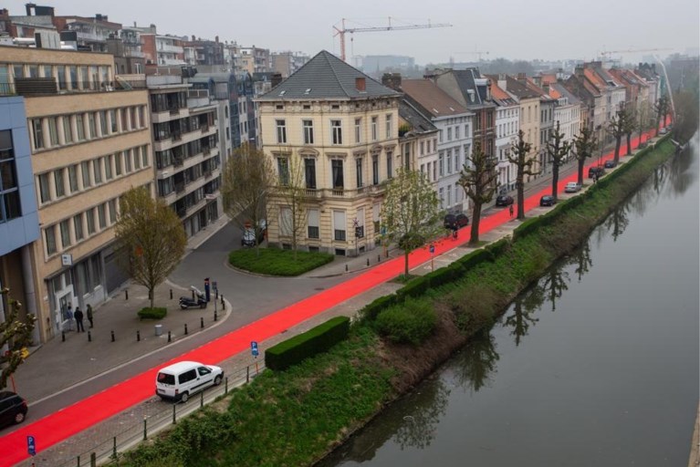 Verkeerde kleurcode: fietsstraat roder dan rood