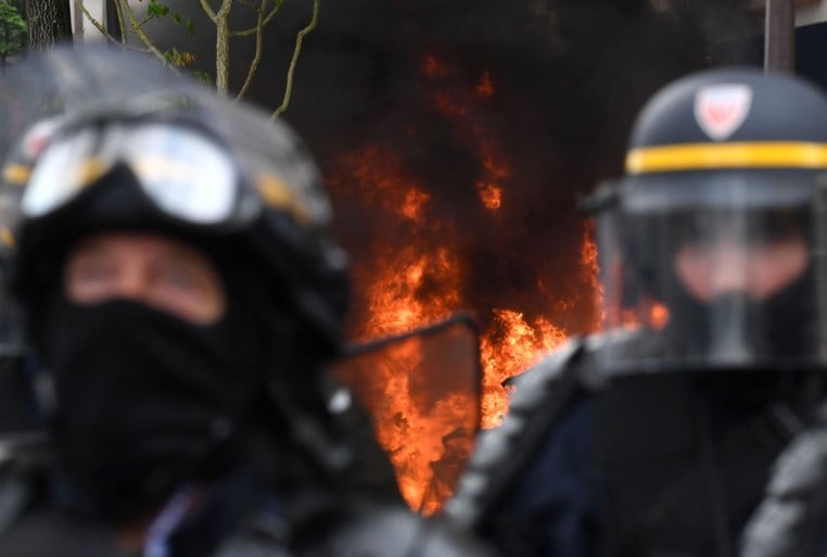 Gewelddadige incidenten ontsieren Parijse 1 mei-stoet