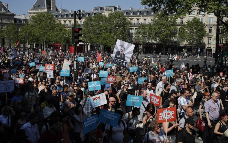 Groot protest in Parijs tegen Macron: politie massaal aanwezig