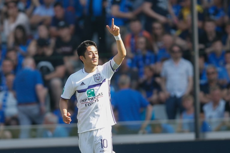 Anderlecht sloopt fort Club Brugge en gooit titelstrijd helemaal open