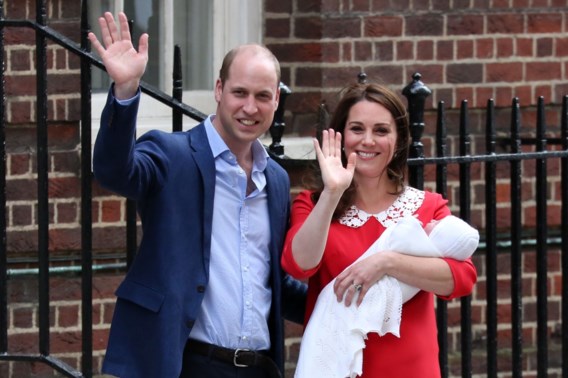 Britse hertogin Kate deelt foto’s van Charlotte met pasgeboren broertje Louis
