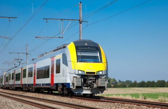 Geen treinverkeer tussen Brugge en Oostende na aanrijding in Varsenare