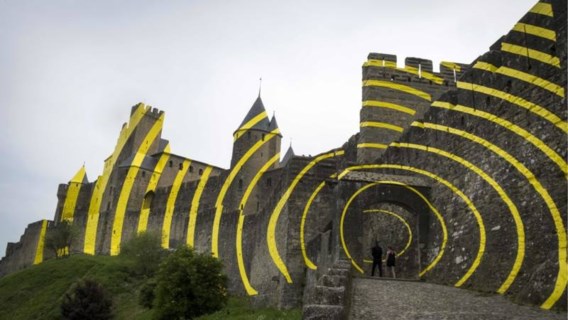 Inwoners boos op kunstenaar die kasteel ‘verpest’