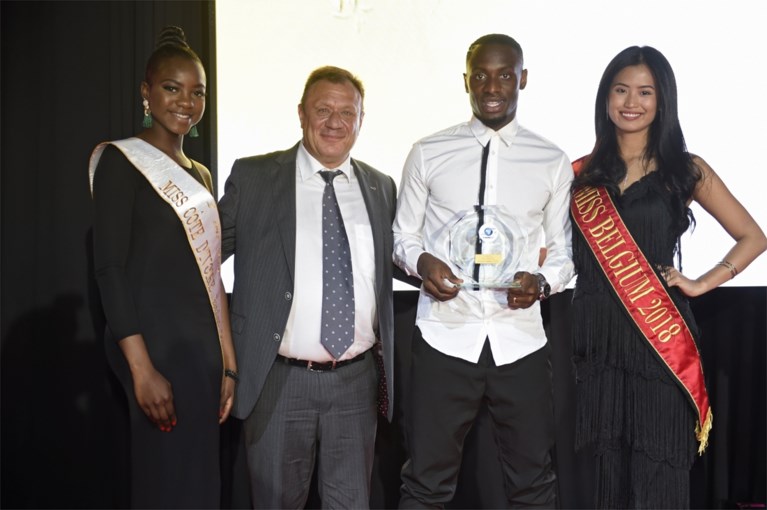 Het kan niet op: Anthony Limbombe wint als eerste Club-speler sinds 2000 Ebbenhouten Schoen