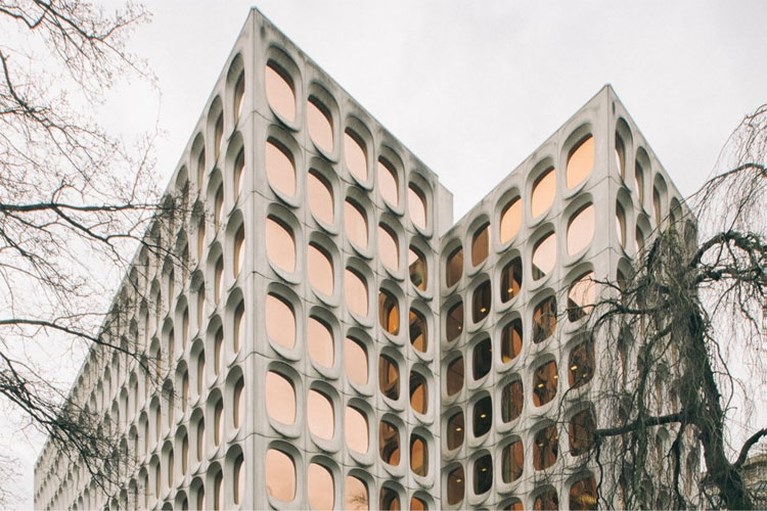 Fosbury & Sons strijkt neer in Brussel