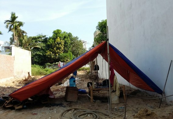 Vietnam - Kamperen in een bouwput