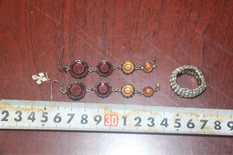 Politie presenteert juwelenbuit van 30 woninginbraken: herkent u iets?