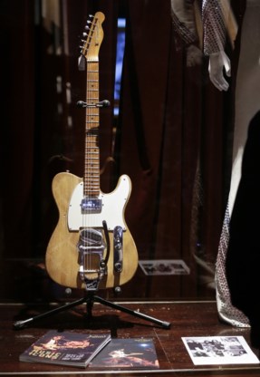 Eerste gitaar ‘elektrische’ Bob Dylan verkocht voor recordbedrag