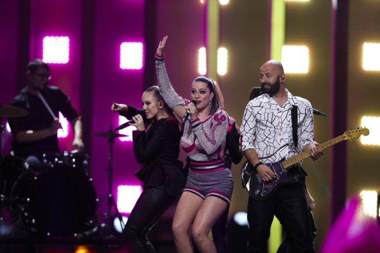 Toch nog Songfestival-podium voor Sennek