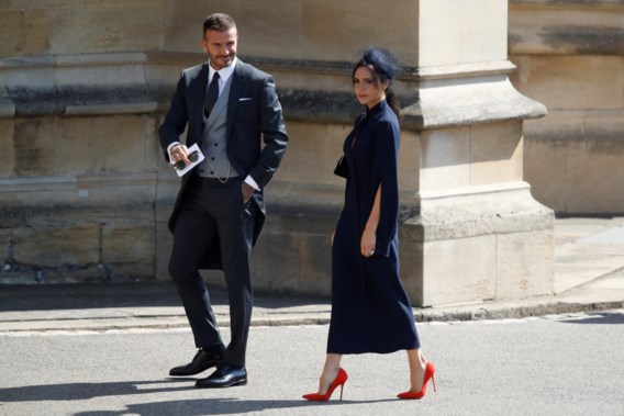 De Beckhams verkopen hun Royal Wedding-outfit
