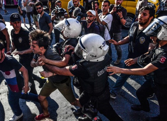 Politie verhindert Gay Pride in Istanbul