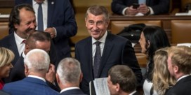 Tsjechische regering overleeft nipt tweede vertrouwensstemming, na dertien uur lang debat