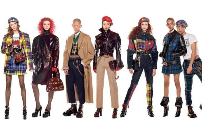 Meer dan 50 supermodellen poseren voor Versace