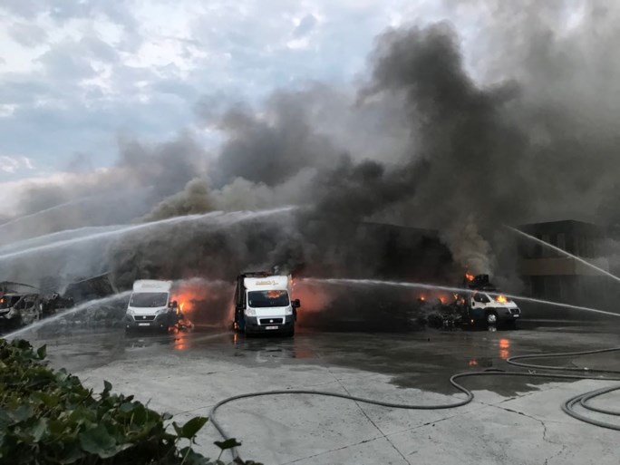 Zware brand op bedrijventerrein in Essen