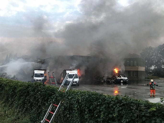 Zware brand op bedrijventerrein in Essen